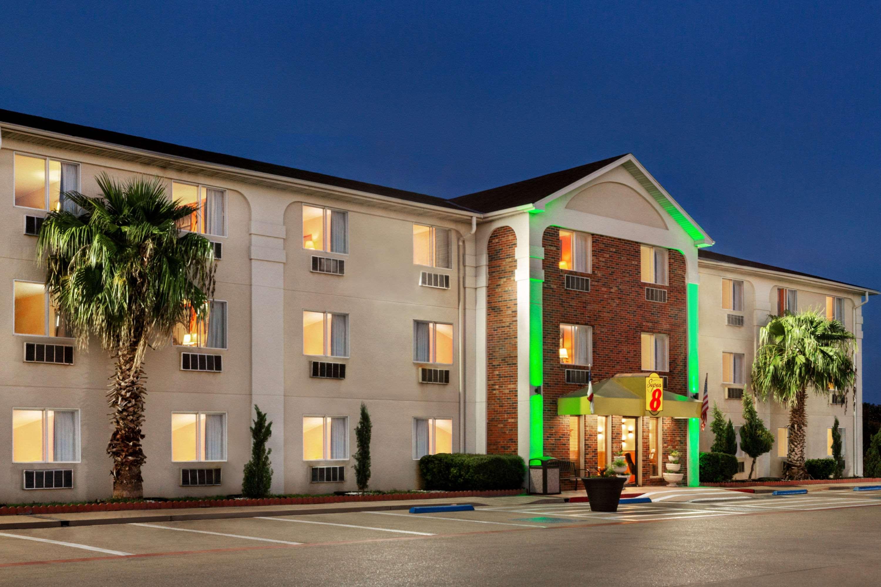 Super 8 By Wyndham Waco University Area Buitenkant foto